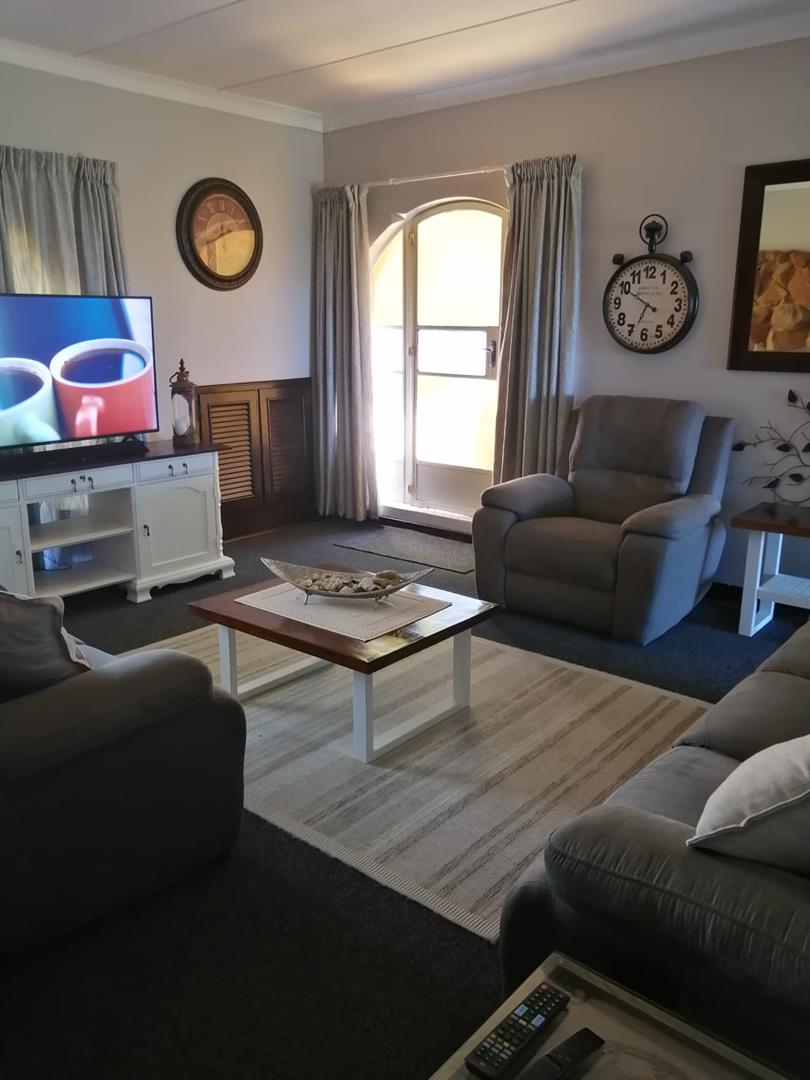 To Let 5 Bedroom Property for Rent in Generaal De Wet Free State